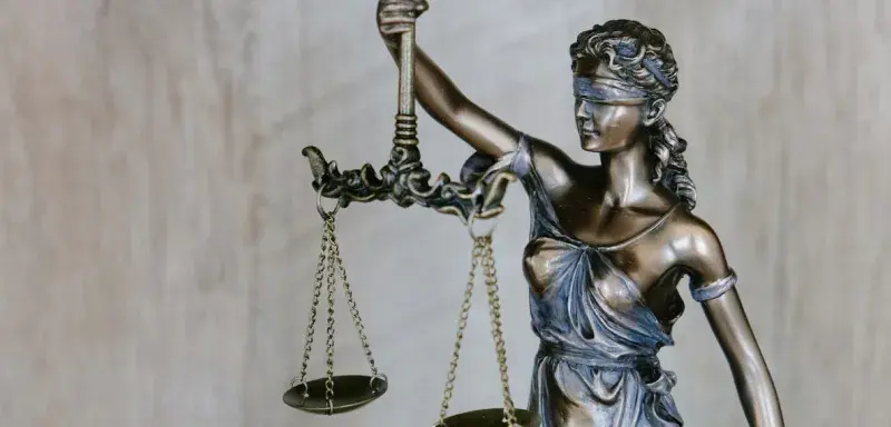 Affaire Takieddine : un procès requis contre Nicolas Sarkozy, Carla Bruni et Mimi Marchand