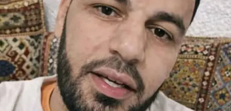 Sid Ahmed Seglab, influenceur algérien de retour en Algérie après 11 ans en Europe