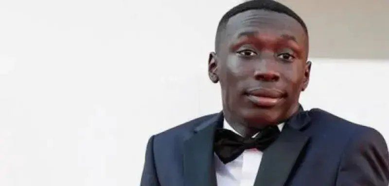 Khaby Lame, le TikTokeur italo-sénégalais devenu milliardaire grâce à ses vidéos humoristiques