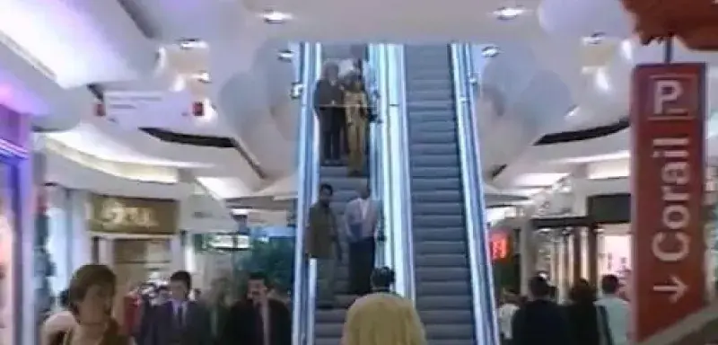 Agents de sécurité en grève devant le centre commercial Grand Littoral à Marseille