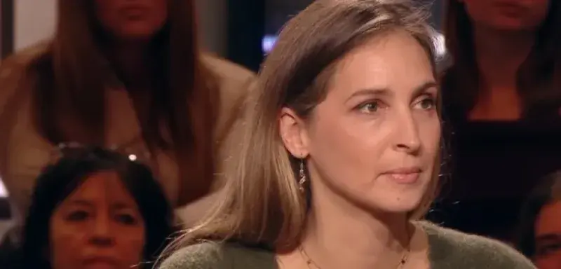 Illustration pour l'article: Affaire Epstein : le témoignage d'une Française - En Société du 15 février 2026