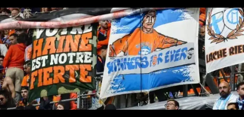 Supporters de l'Olympique de Marseille au stade Vélodrome