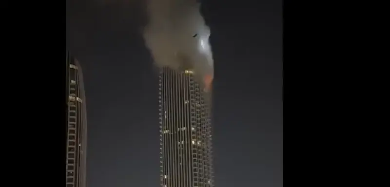 Illustration de la tour Address Creek Harbour 2 à Dubaï touchée par un drone iranien