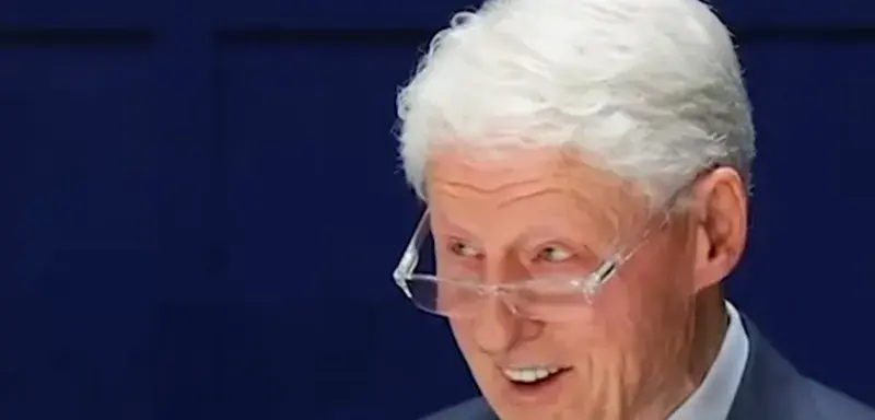 Bill Clinton lors de sa déposition devant le Congrès américain concernant ses liens avec Jeffrey Epstein