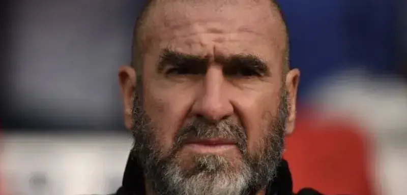 Eric Cantona critique les dirigeants qui envoient d'autres faire la guerre