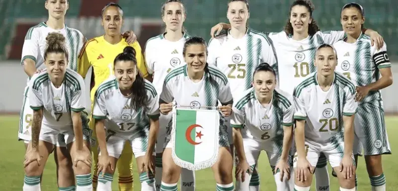 Les joueuses de l'équipe nationale algérienne féminine célèbrent leur qualification historique