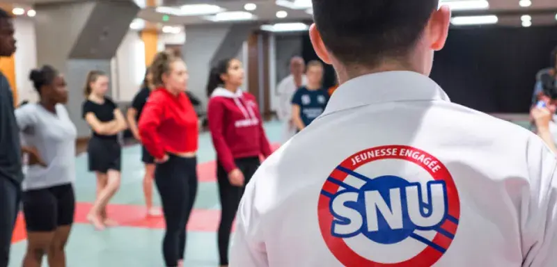 nombre d’acteurs associatifs redoutent une mesure qui pourrait creuser les fractures sociales plutôt que les résorber.