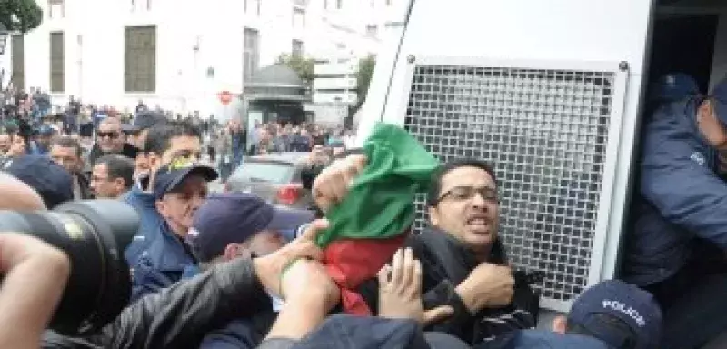 Les manifestants ont été violemment dispersés et embarqués... (DR)