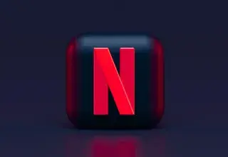 Application Netflix sur smartphone avec interface de streaming vidéo