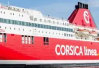 Ferry Corsica Linea en mer Méditerranée reliant Marseille à Alger
