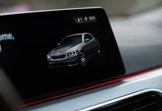 Voiture noire sur une route, symbole des VTC en Algérie