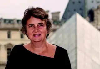 La pyramide du Louvre à Paris, musée dont la présidente Laurence des Cars a remis sa démission