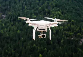 Un drone en vol dans le ciel européen