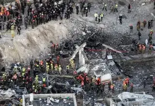 Secours et décombres après la frappe de missile iranien sur Beit Shemesh en Israël