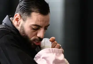 Illustration pour l article sur Imad Tintin, influenceur algérien ayant obtenu un titre de séjour malgré trois OQTF