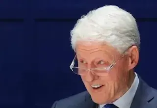 Bill Clinton lors de sa déposition devant le Congrès américain concernant ses liens avec Jeffrey Epstein
