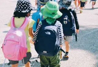 Fournitures scolaires et cartables pour la rentrée des classes