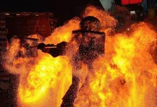 Flammes et destruction, image symbolique des bombardements