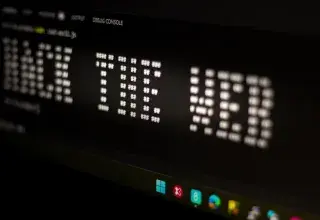 Illustration d'une cyberattaque avec des données numériques