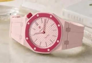 Files d'attente pour la montre Royal Pop Swatch Audemars Piguet