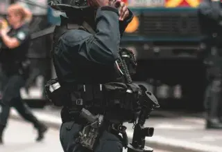 Membres du RAID en intervention, unité d'élite de la police nationale française