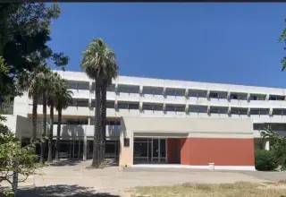 Dispositif de CRS devant le lycée Marseilleveyre à Marseille, jeudi 15 octobre 2026