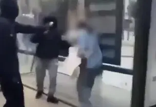 Capture de la vidéo amateur tournée place du 4-Septembre, à Marseille, le 1er octobre 2026