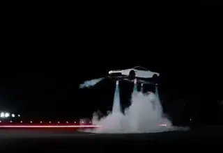 La nouvelle Tesla Roadster présentée par Elon Musk