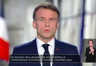 Lors de ses vœux du 31 décembre 2025, Emmanuel Macron a tenté de rallumer la flamme présidentielle dans un climat politique fracturé et sans majorité.