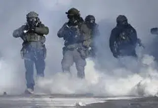 À Minneapolis, un homme a été abattu alors qu’il était au sol lors d’une opération antimigrants. Les vidéos contredisent la version officielle.