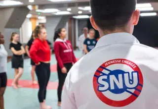 nombre d’acteurs associatifs redoutent une mesure qui pourrait creuser les fractures sociales plutôt que les résorber.