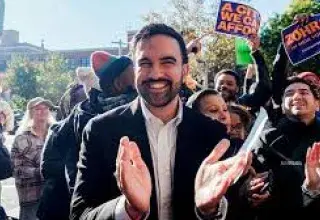 Son élection cristallise l’émergence d’un visage différent de l’Amérique — multiculturel, jeune, plus revendicatif, mais aussi très conscient des fractures sociales et économiques