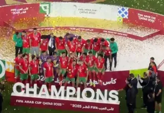 Joueurs du Maroc célébrant leur victoire historique contre l'Espagne