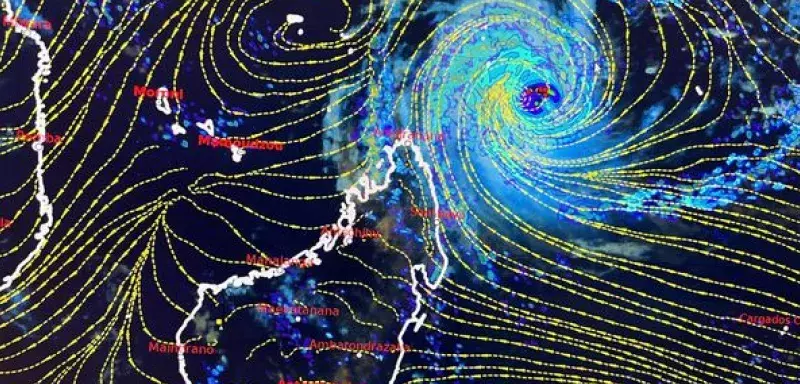 Mayotte En Alerte Rouge à L’approche Du Cyclone Chido | Mediaterranée ...