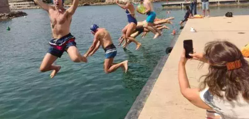 Marseille : les Libres Nageurs revendiquent toujours de nager dans les eaux du Mucem