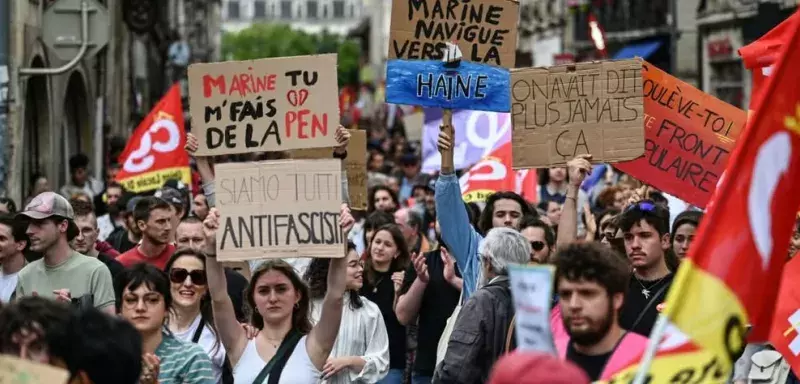 France : des milliers de manifestants contre le poison du racisme et de l’extrême droite