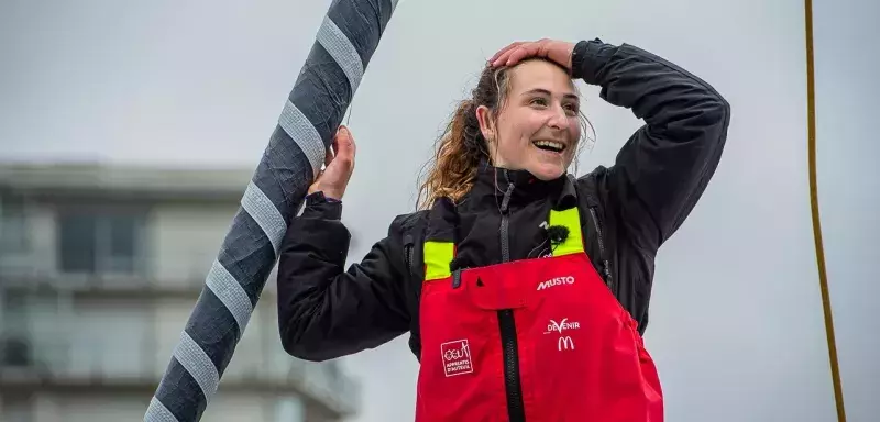 France : arrivée triomphale de Violette Dorange, la plus jeune navigatrice du Vendée Globe