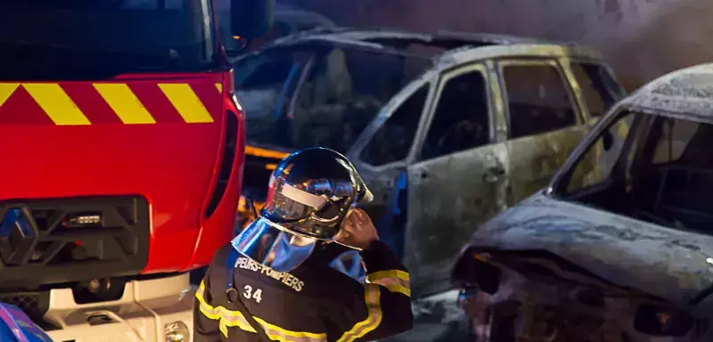 Plusieurs violentes déflagrations ont eu lieu sur la place de l’Olivier. (© Guy Rieutort)