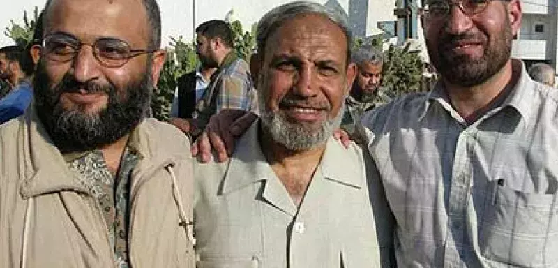 Ahmad Jabari, chef de la branche armée du Hamas, à droite sur la photo... (DR)