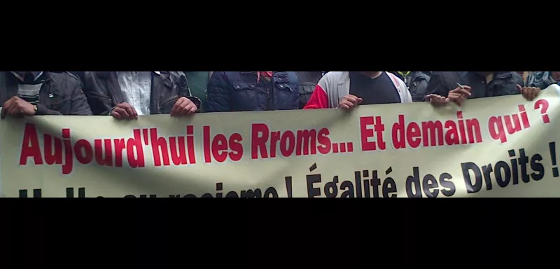 SOS Racisme : "Nous portons plainte contre les propos immondes tenus par Paul-Marie Couteaux sur les Roms"