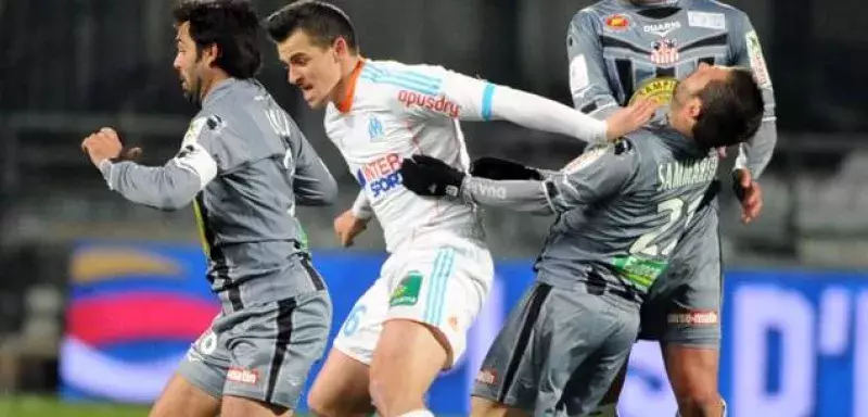 Joey Barton et l'OM, tenus en échec par Ajaccio, ne s'en tirent pas si mal et restent troisièmes à l'issue de la 29e journée. (Capture d'écran du site officiel de l'OM)