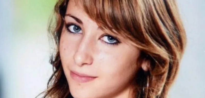 Trouvée ligotée dans le coffre, suite à un accident de la circulation, Chloé a immédiatement déclarée son identité, avant que sa mère ne la confirme. 