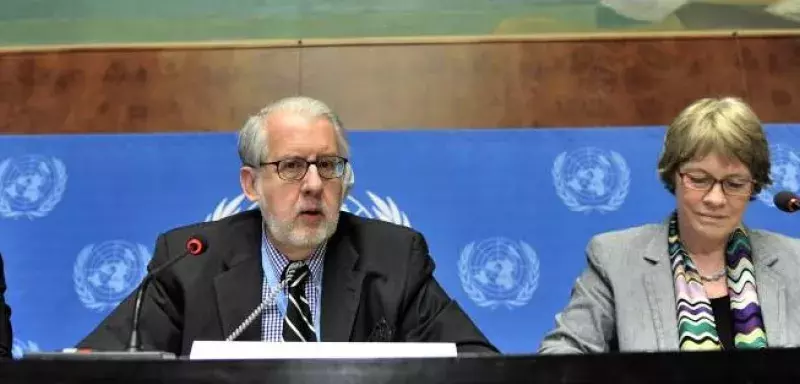 Le Président de la Commission d'enquête internationale indépendante sur la Syrie, Paulo Sergio Pinheiro, et Karen Koning AbuZayd, qui en est membre (ONU Photo/Jean-Marc Ferré)