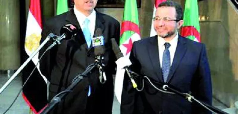 Abdelmalek Sellal en compagnie du Premier ministre égyptien, M. Hicham Kandil ... (DR))