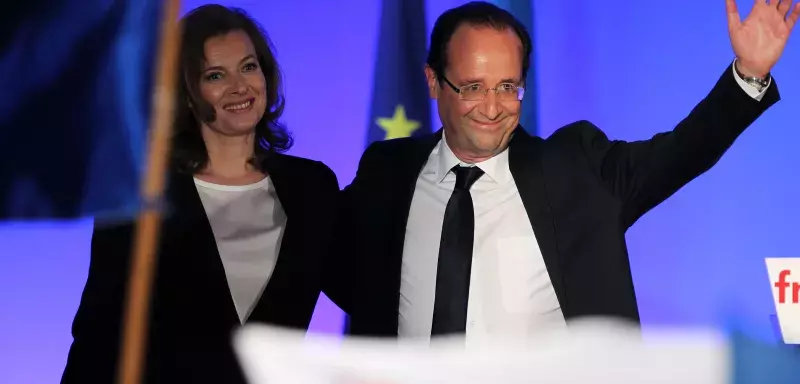 Le président François Hollande et sa compagne savourent la victoire. (Xinhua)