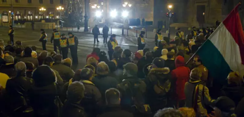 Budapest:  des milliers de manifestants contre la nouvelle constitution