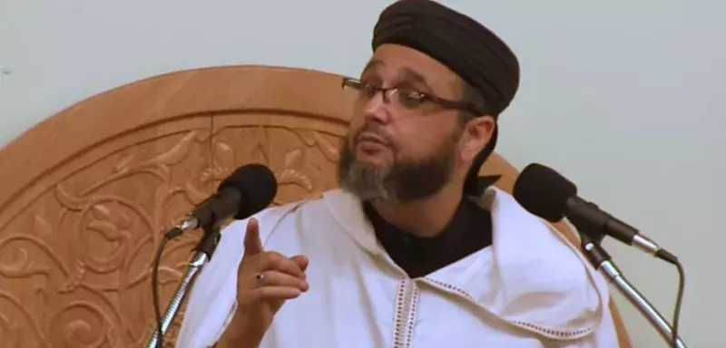 Le double langage, c’est ce qui inquiète les enquêteurs, le discours de l'imam Mohamed Khattabi pouvant apparaître tantôt républicain, tantôt radical. (Capture d'écran YouTube)