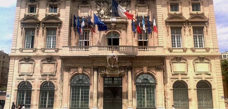 Ils sont dix à vouloir être le candidat socialiste à la maire de Marseille. Mais ils ne jouent pas tous dans la même catégorie... (J.C.S)  