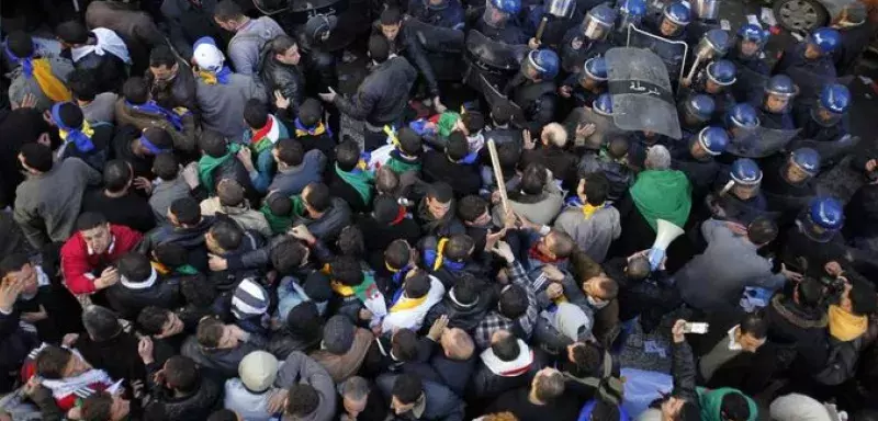 Manifestation de démocrates réprimée à Alger. (DR)