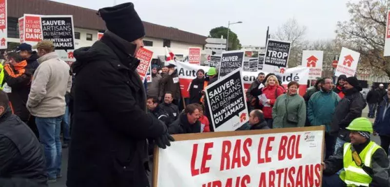 Ils étaient plusieurs milliers à défiler, hier, comme ici à Montpellier, où 300 manifestants se sont rendus jusqu'à la préfecture de l'Hérault. (DR)